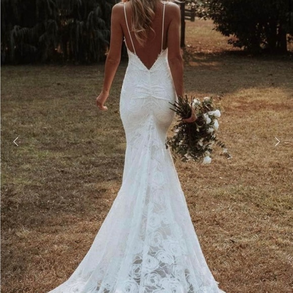 Clo Grace Loves Lace, worn once for 10 hours, professionally dry cleaned - Picture 1 of 9